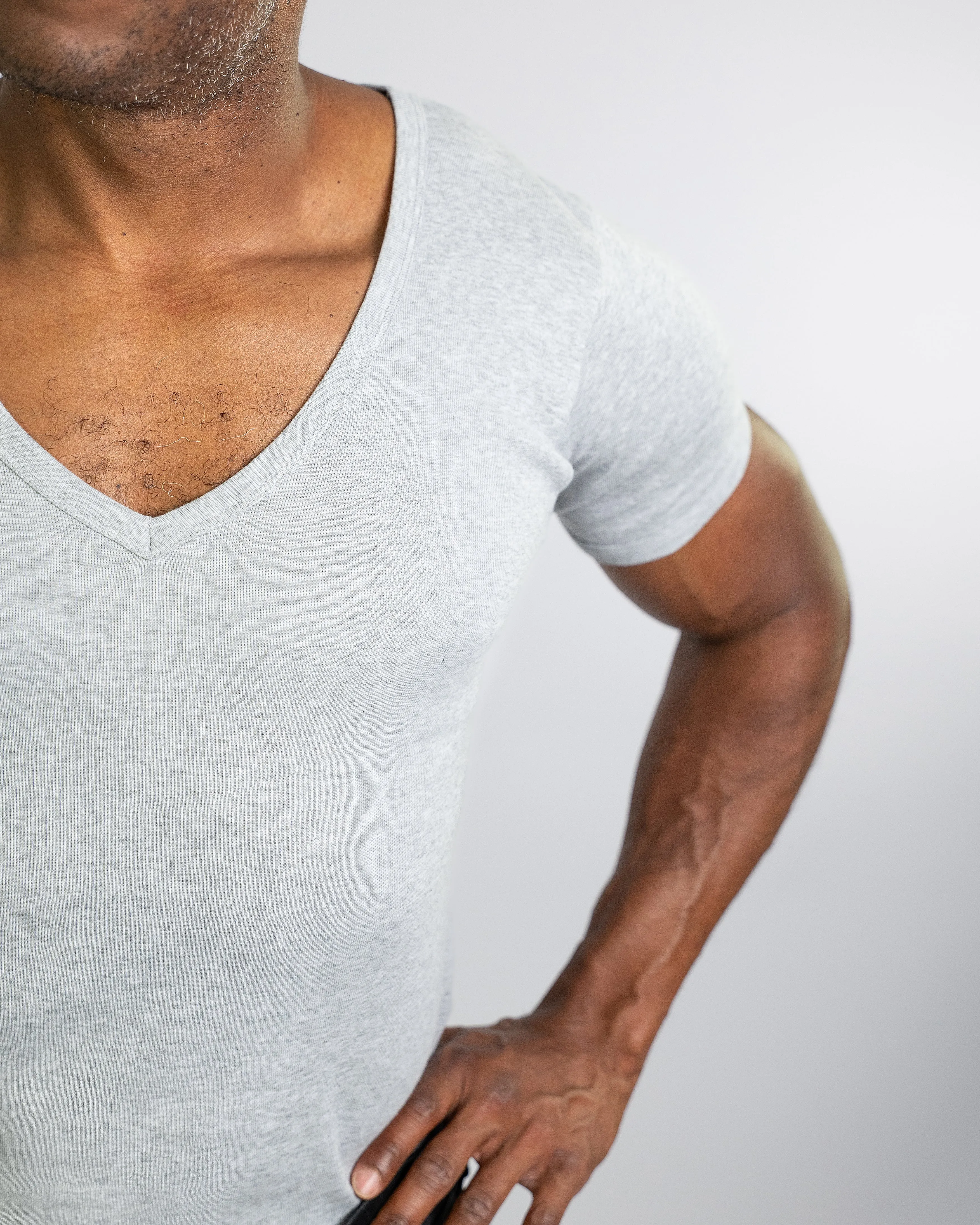 Den italienske | Dyb V-neck undertrøje